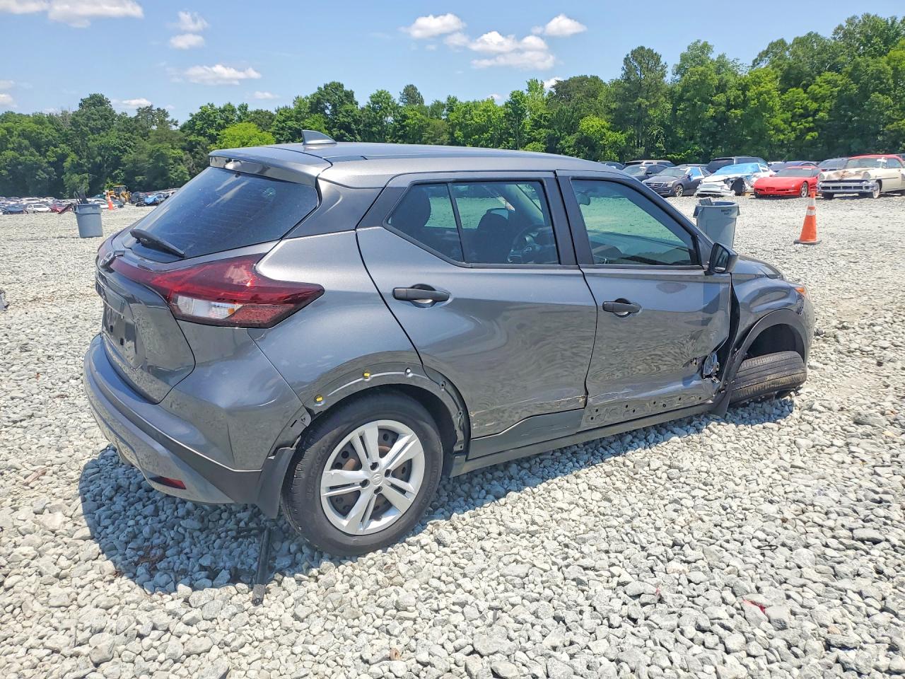 2022 NISSAN KICKS