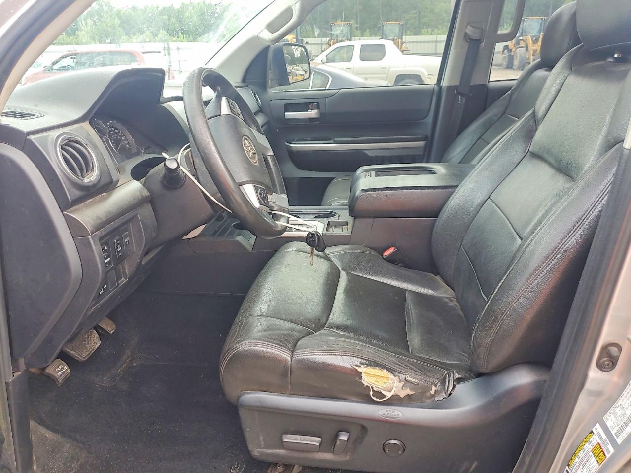 2017 TOYOTA TUNDRA