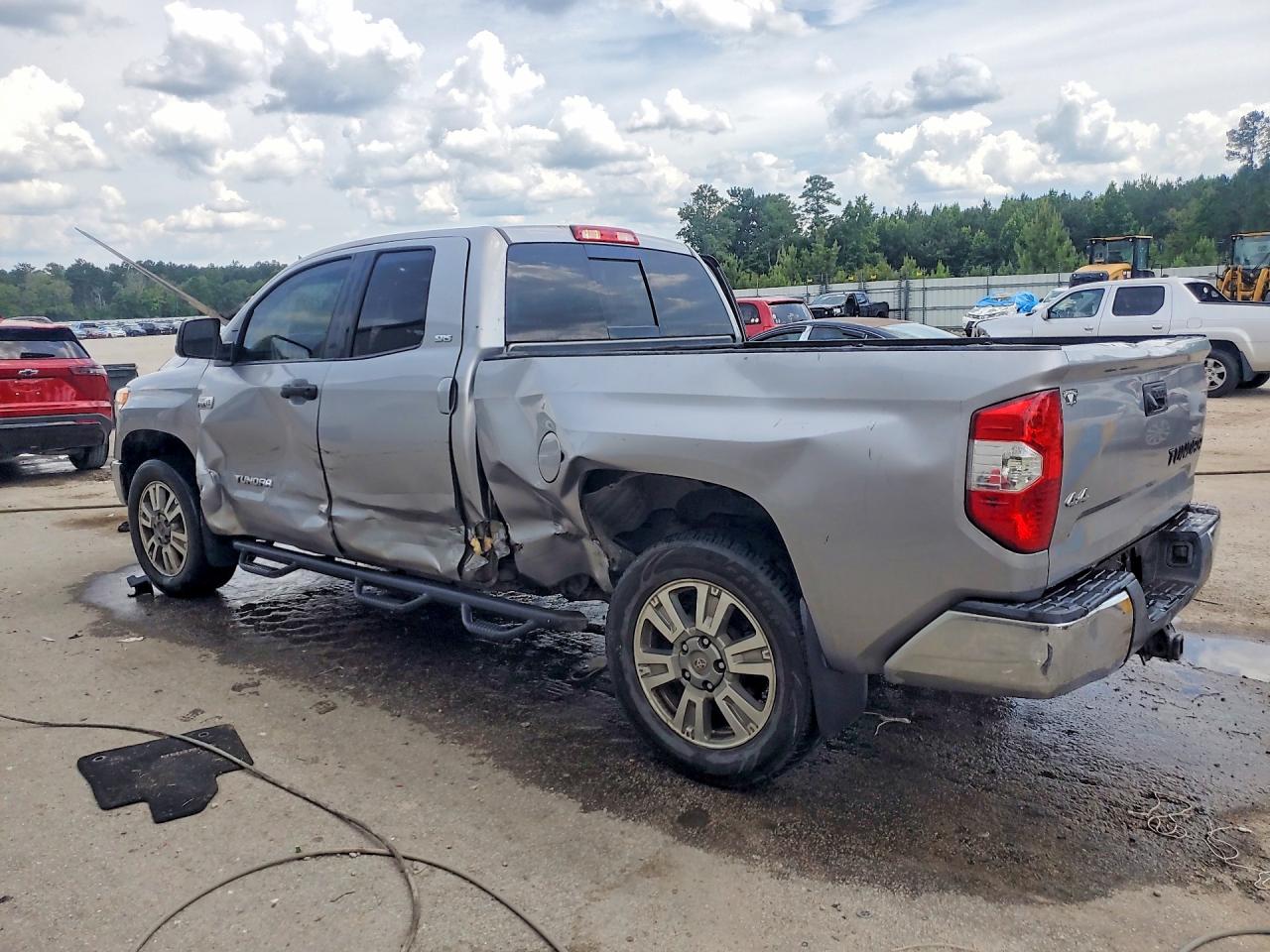 2017 TOYOTA TUNDRA