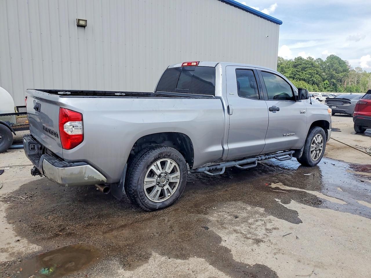 2017 TOYOTA TUNDRA