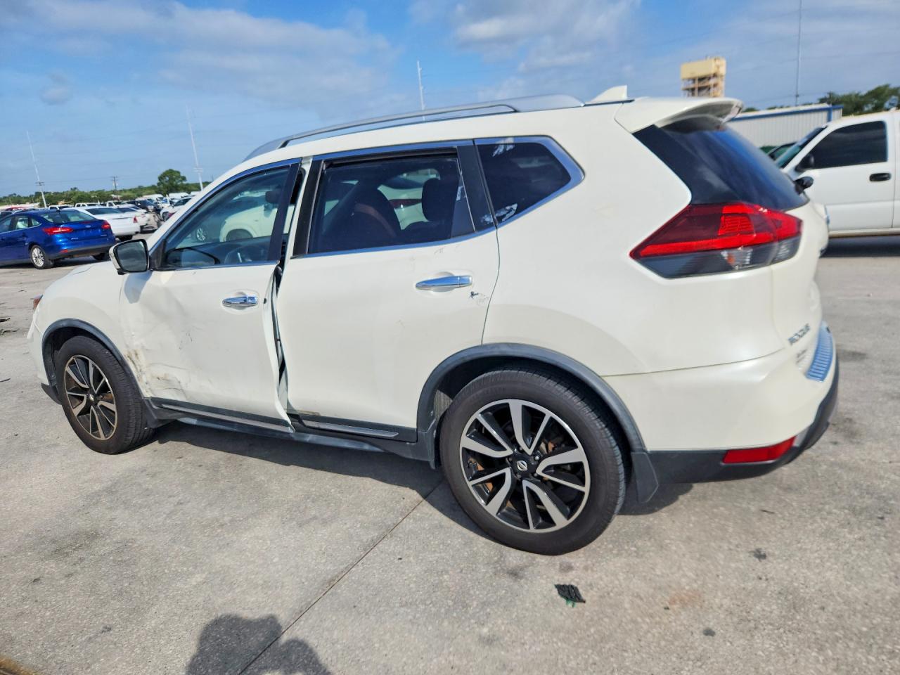 2018 NISSAN ROGUE