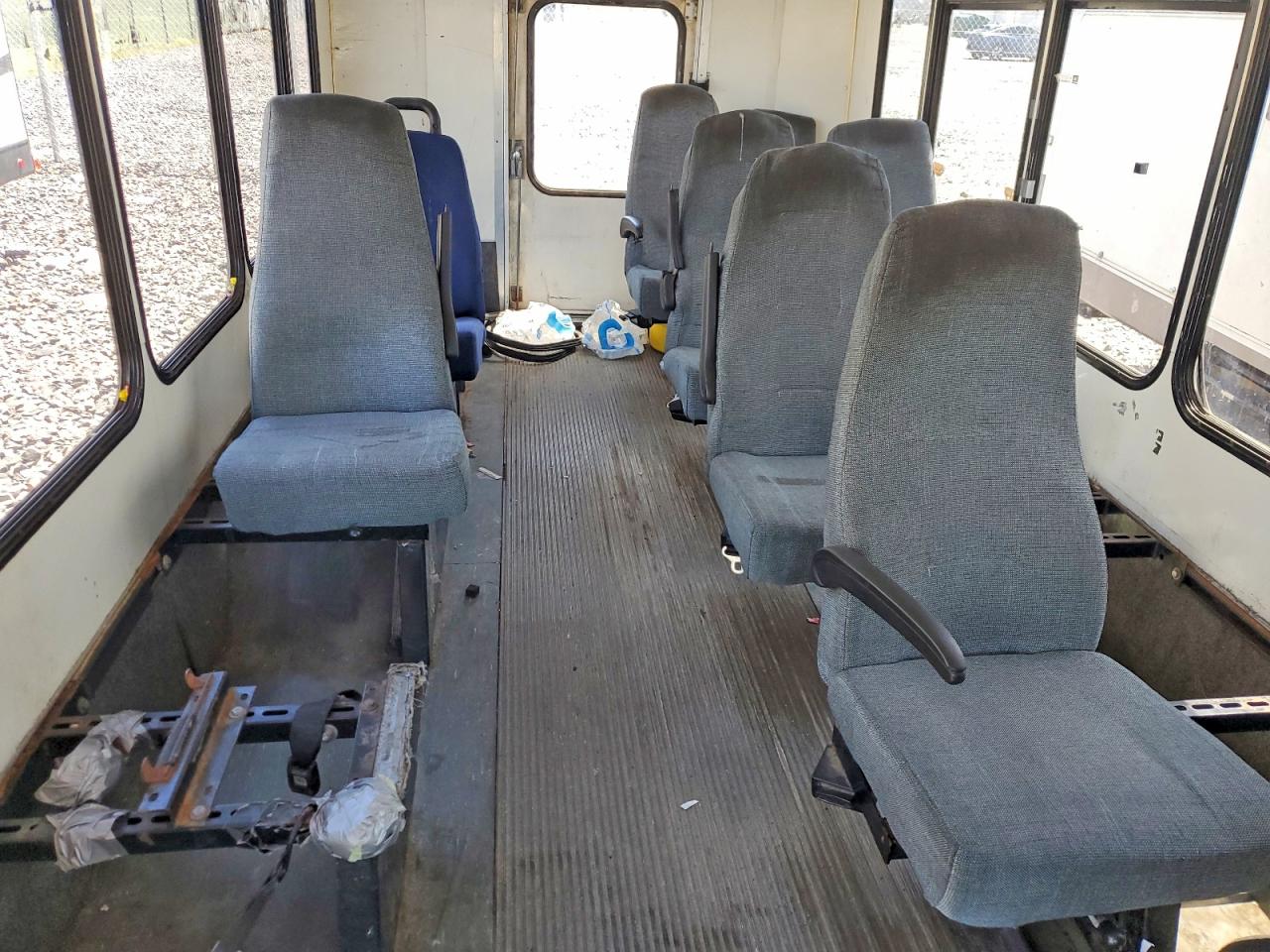 2004 FORD ECONOLINE