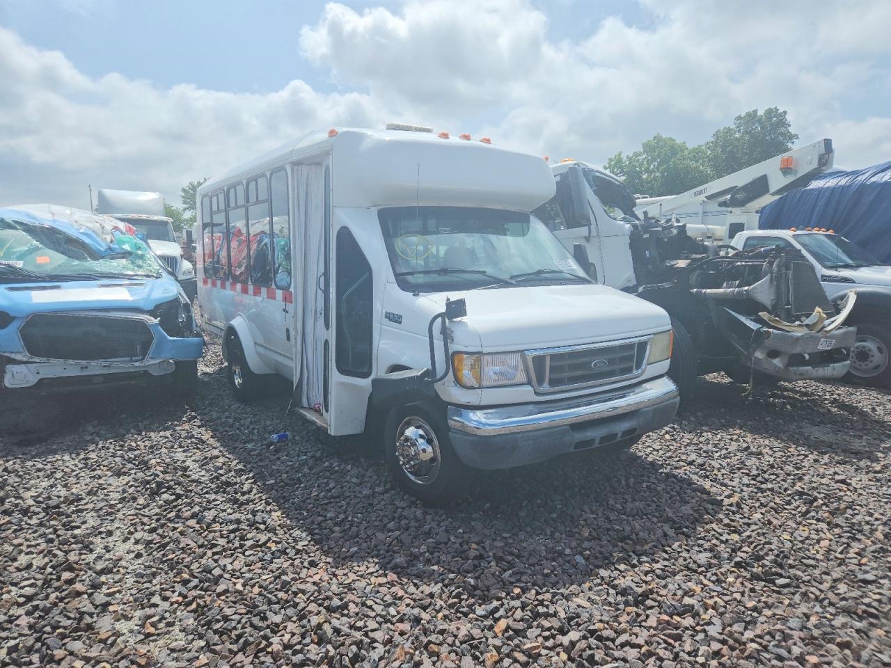 2004 FORD ECONOLINE