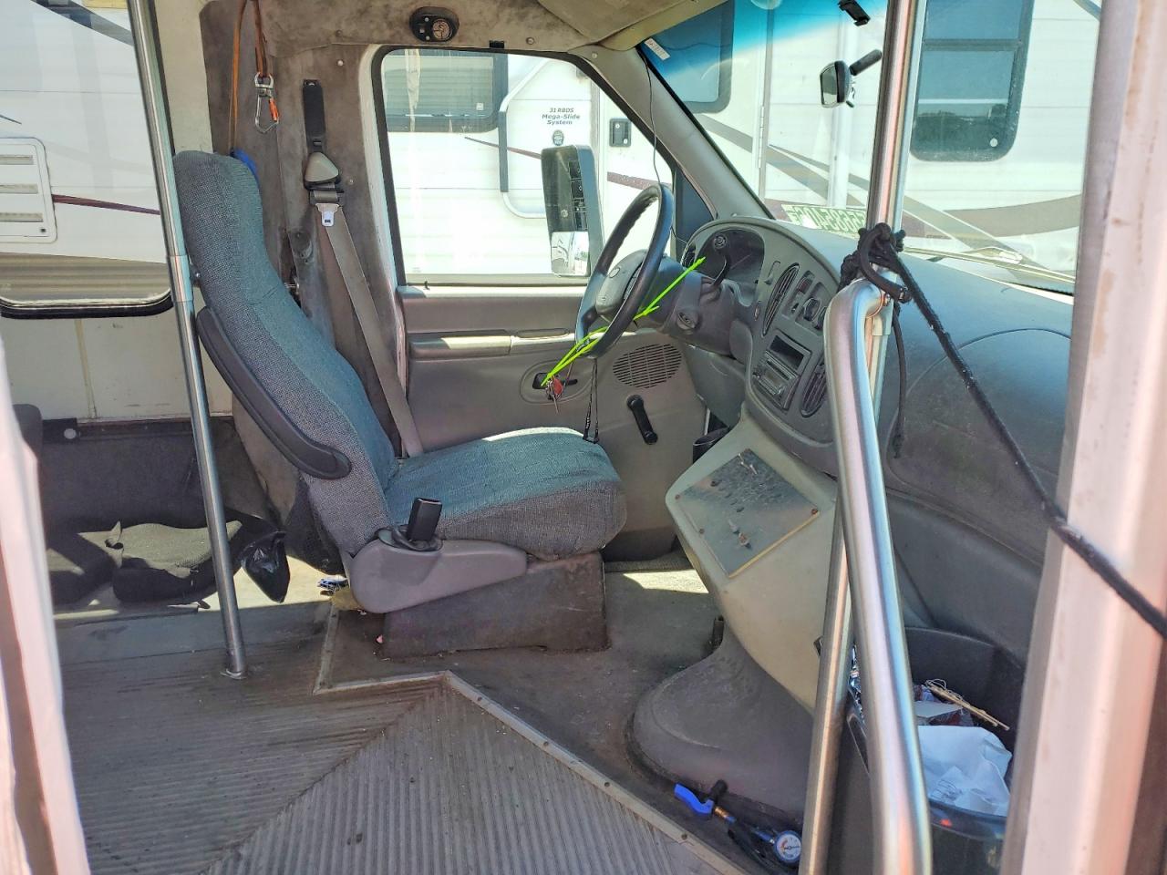 2004 FORD ECONOLINE
