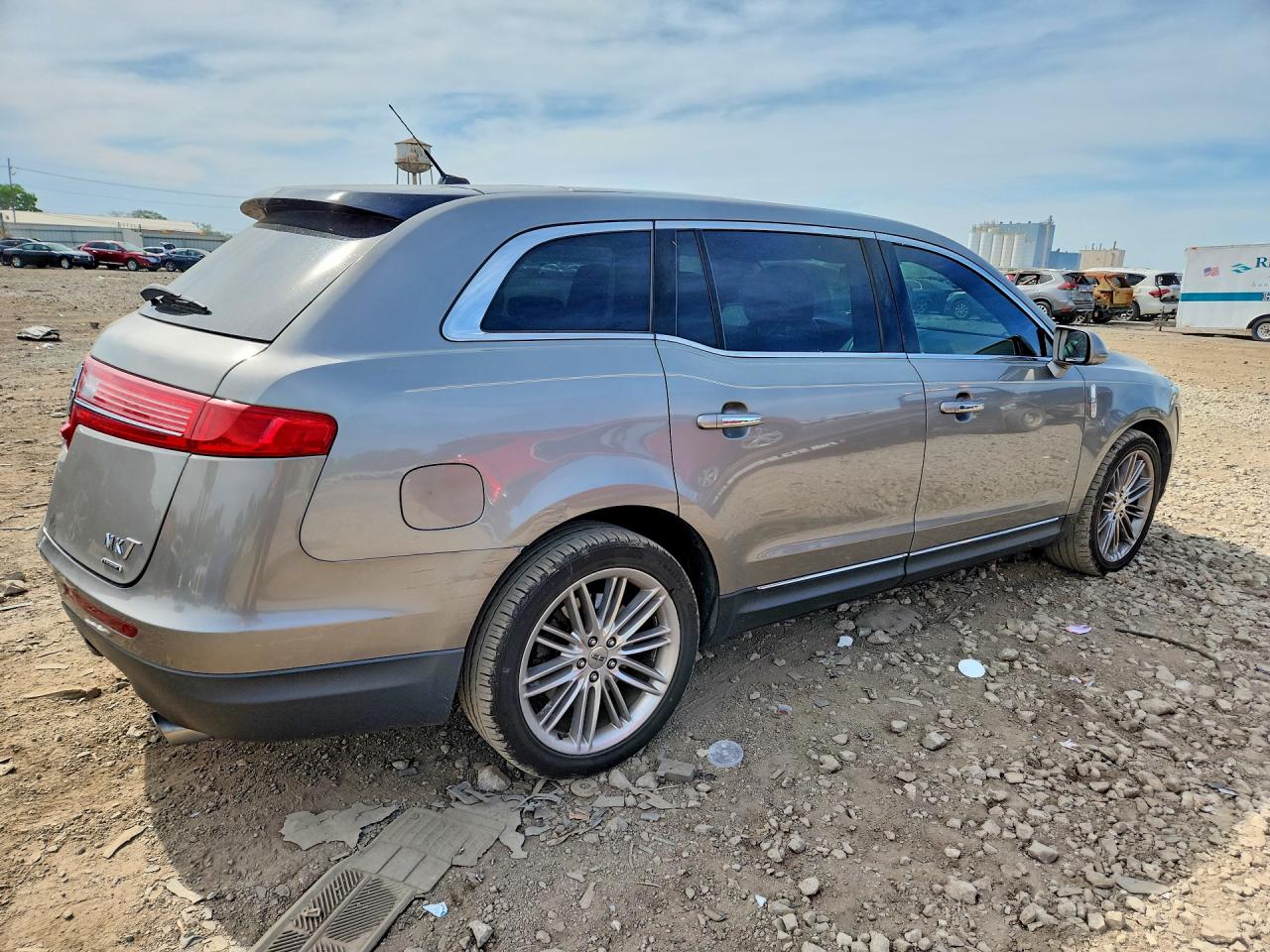 2015 LINCOLN MKT