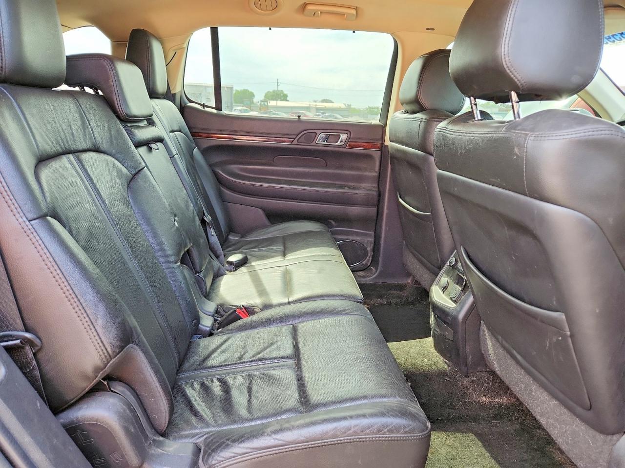 2015 LINCOLN MKT