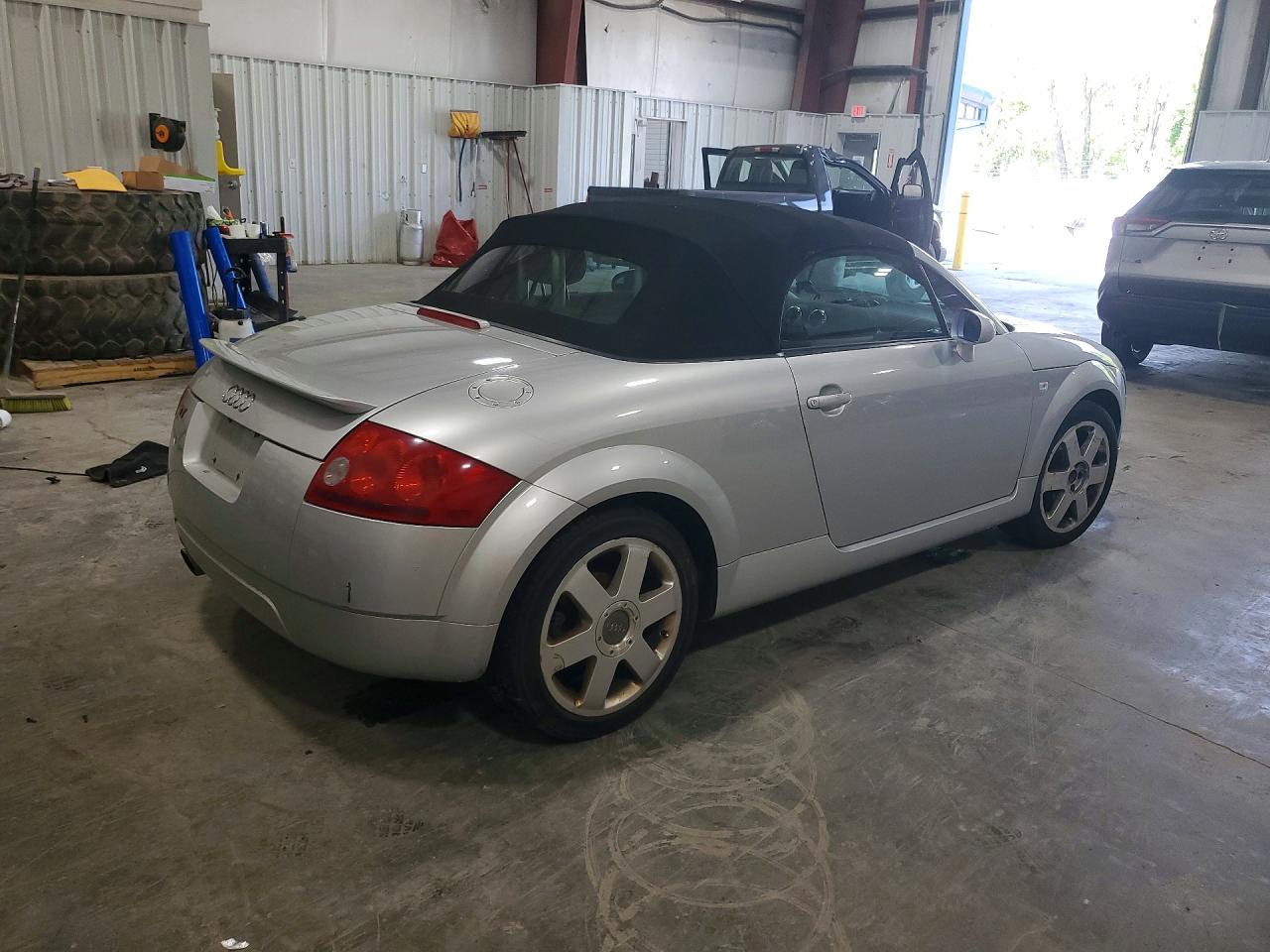 2002 AUDI TT
