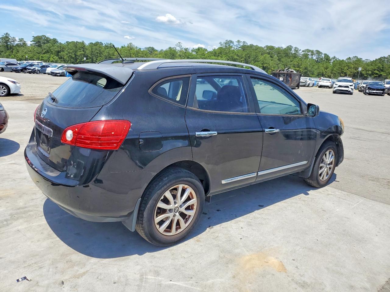 2014 NISSAN ROGUE