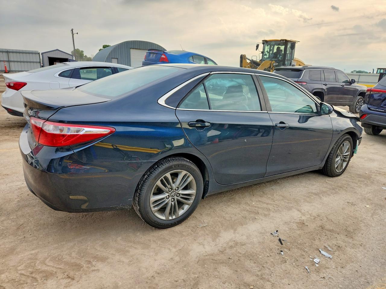 2016 TOYOTA CAMRY
