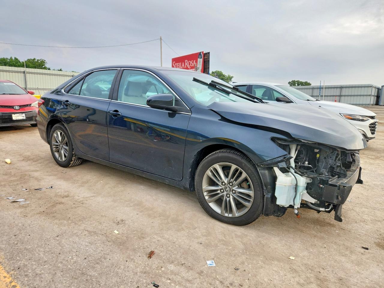 2016 TOYOTA CAMRY