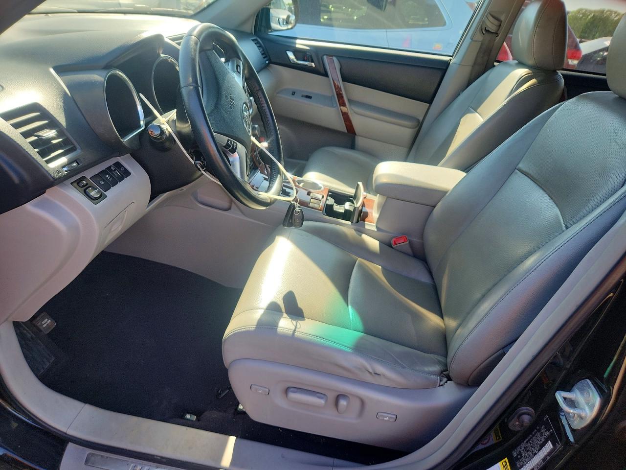 2013 TOYOTA HIGHLANDER