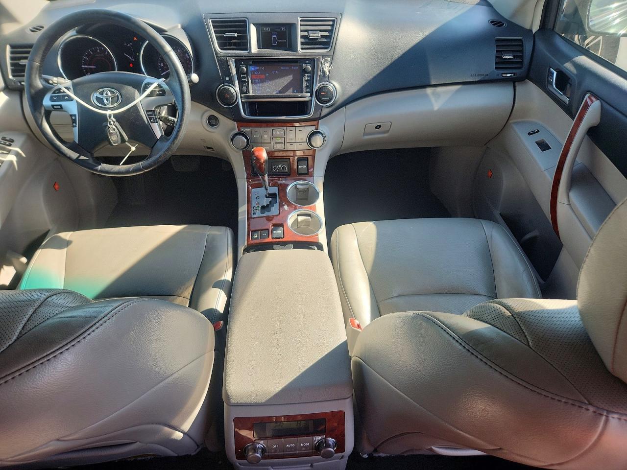 2013 TOYOTA HIGHLANDER