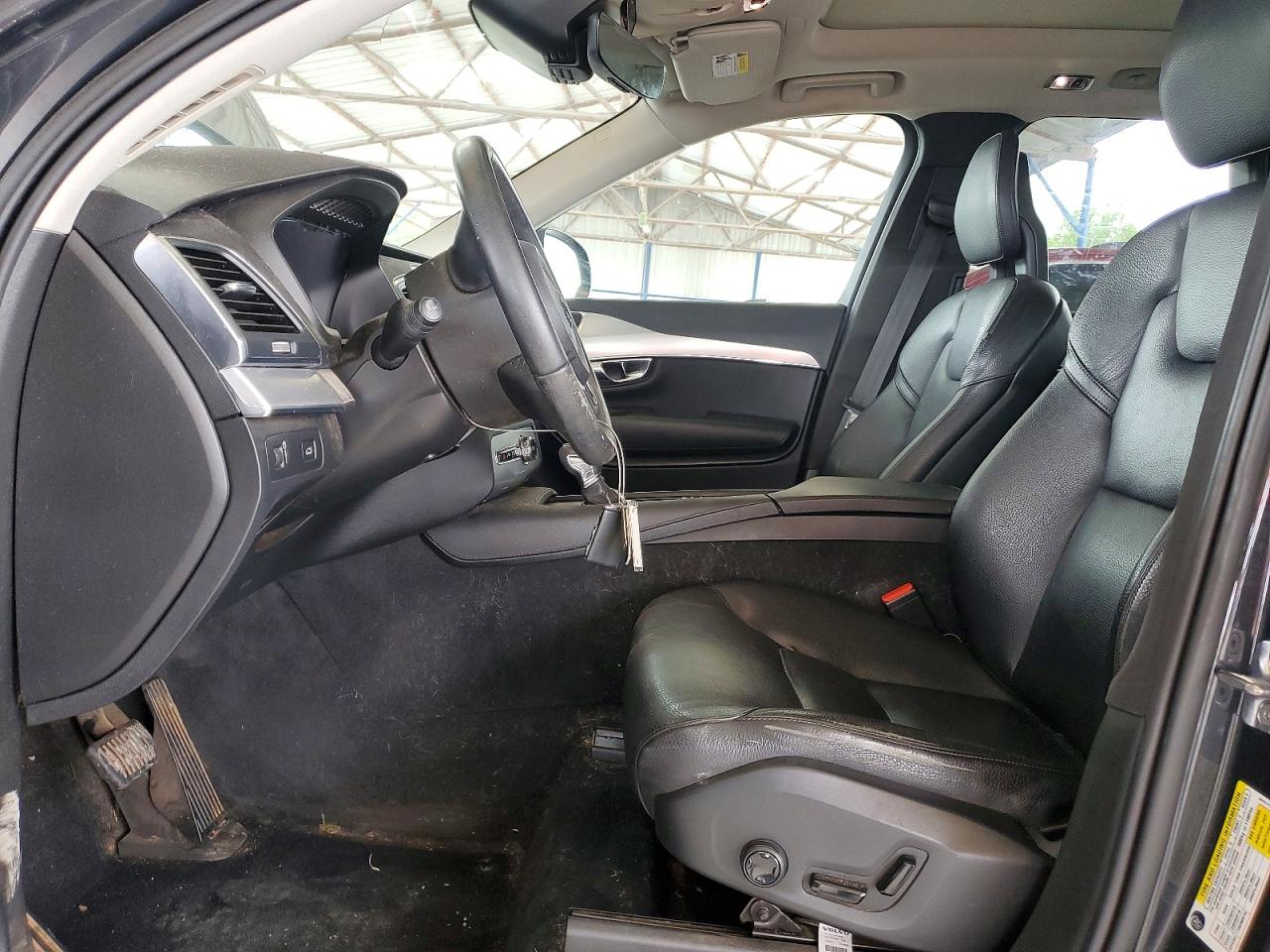 2017 VOLVO XC90