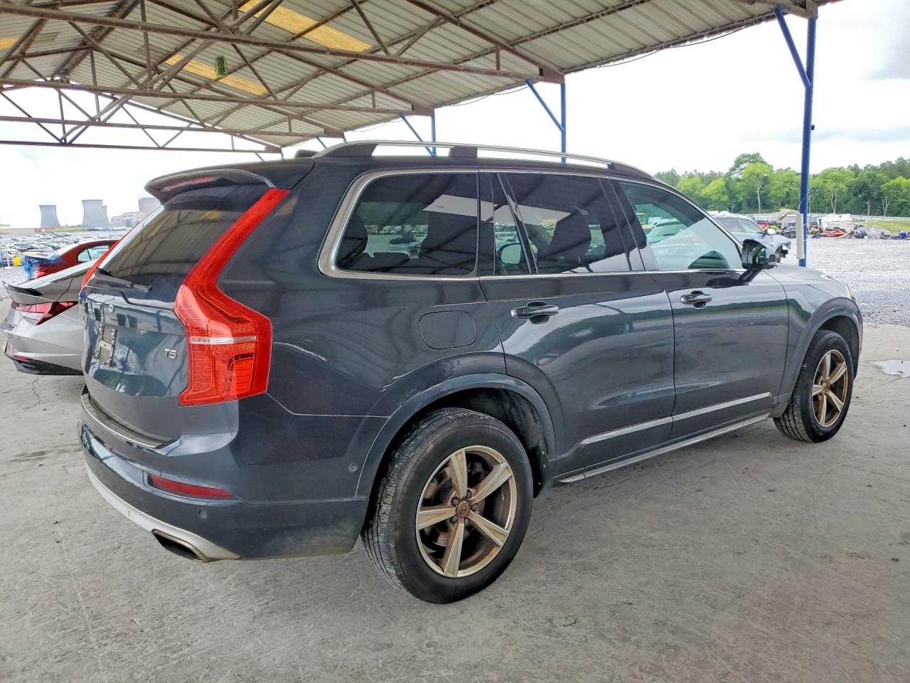 2017 VOLVO XC90