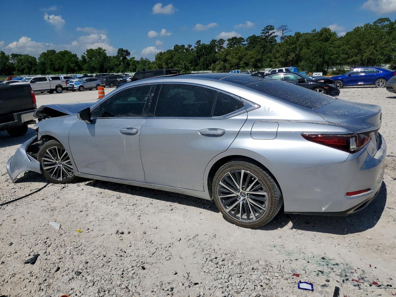 2023 LEXUS ES350