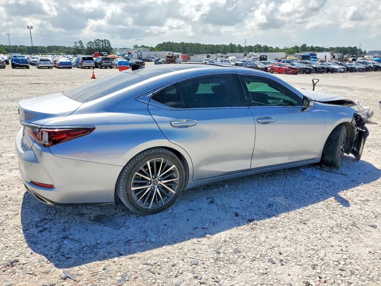 2023 LEXUS ES350