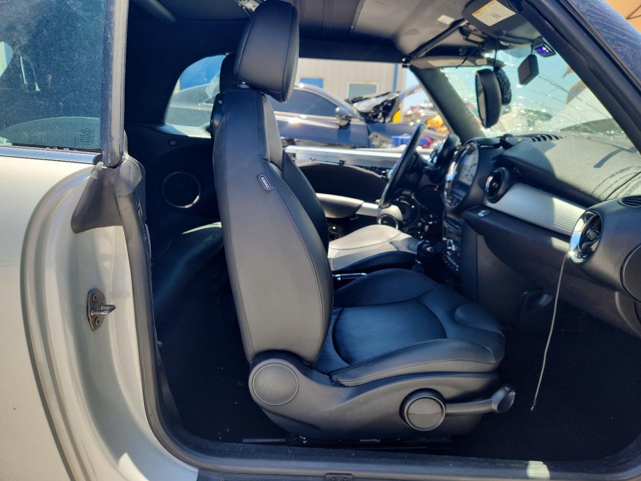 2014 MINI COOPER