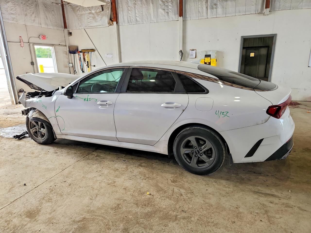 2023 KIA K5
