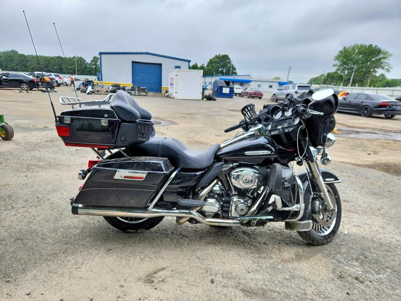 2012 HARLEY-DAVIDSON FL
