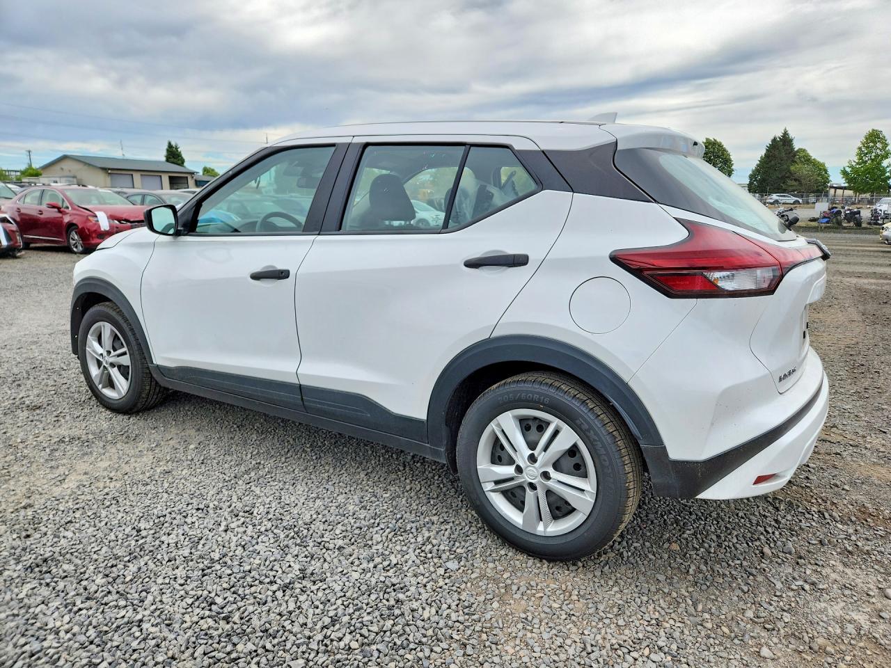 2024 NISSAN KICKS