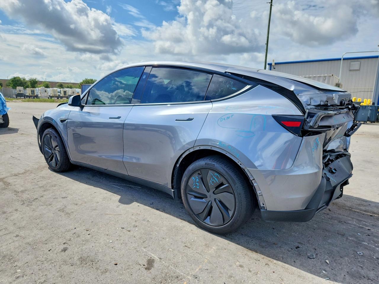 2026 TESLA MODEL Y