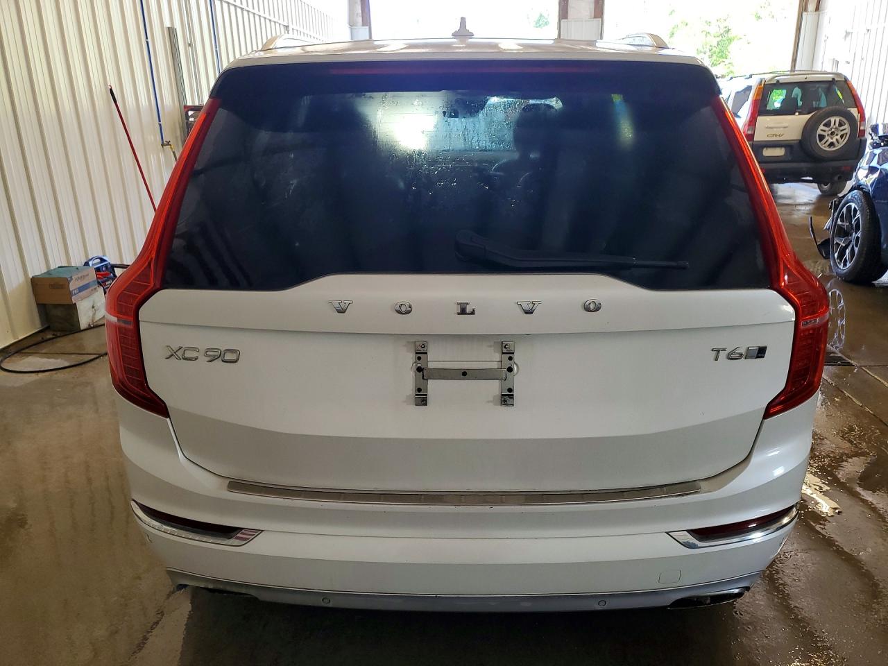 2017 VOLVO XC90