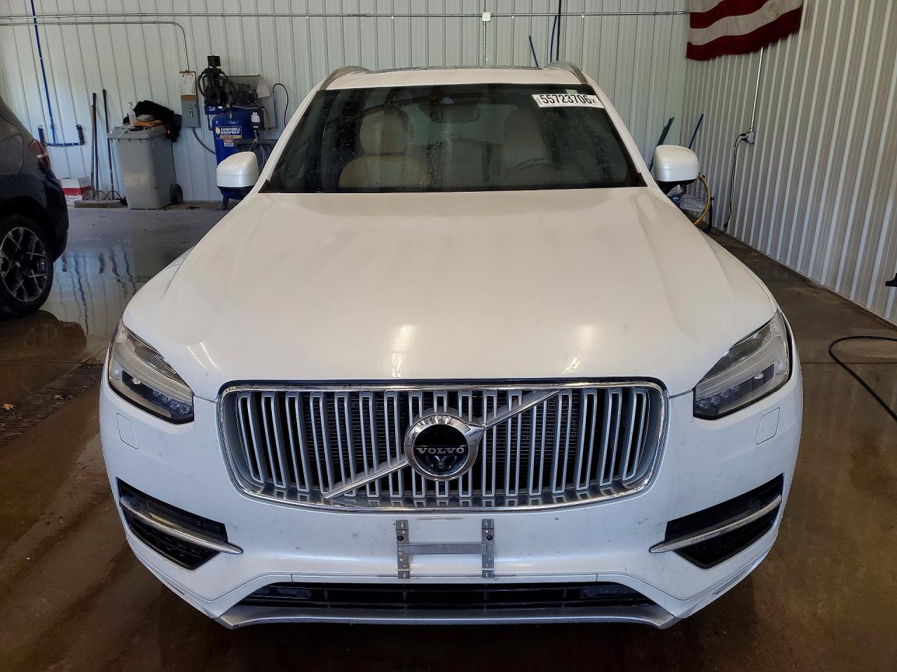 2017 VOLVO XC90