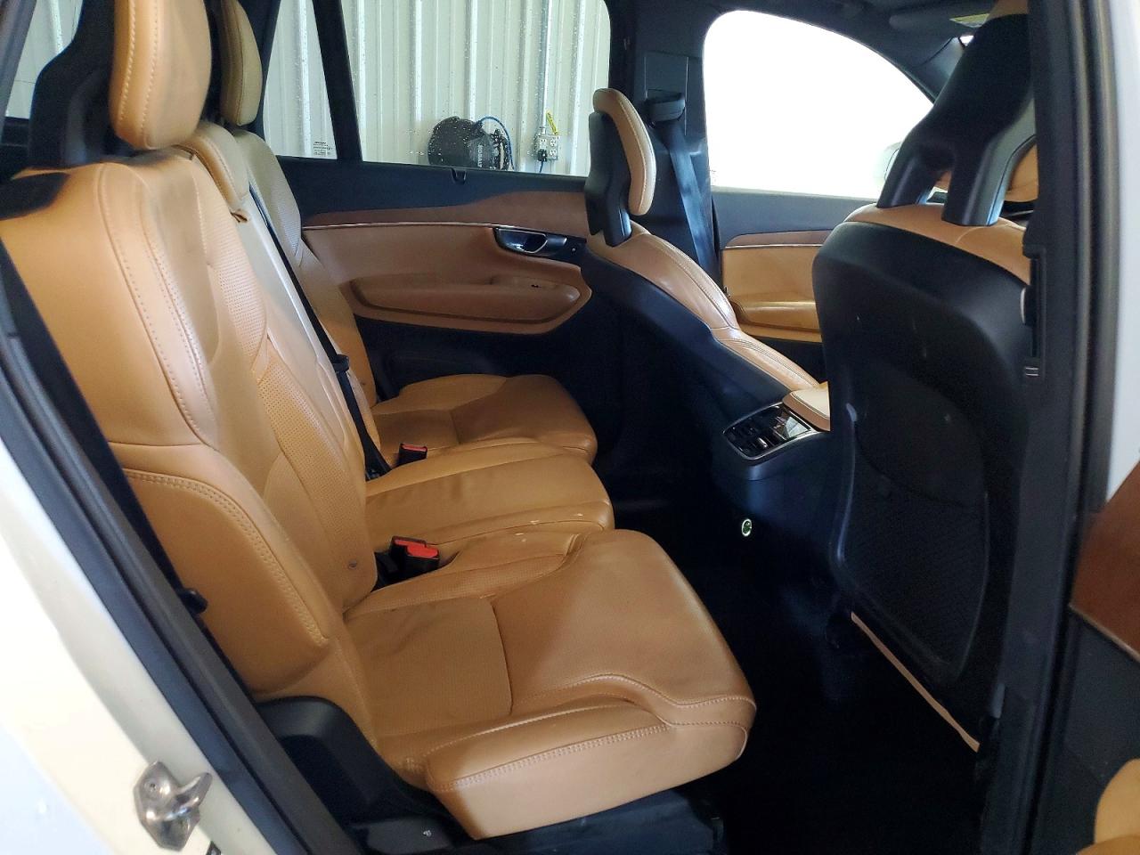 2017 VOLVO XC90