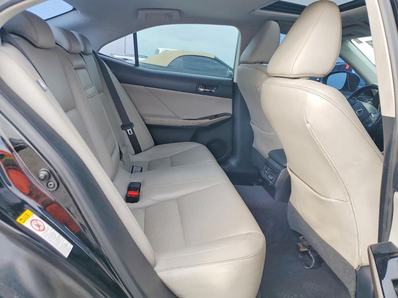 2016 LEXUS IS