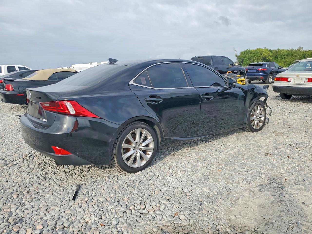 2016 LEXUS IS