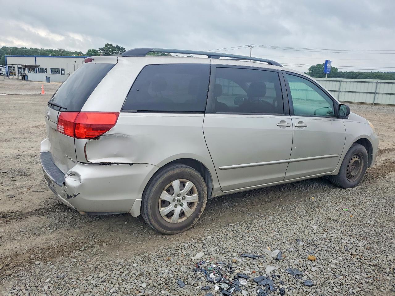 2004 TOYOTA SIENNA