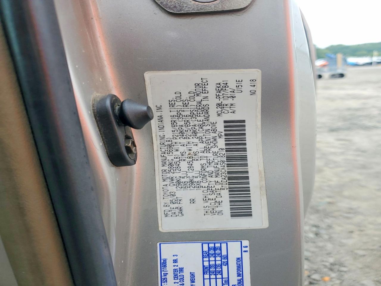 2004 TOYOTA SIENNA