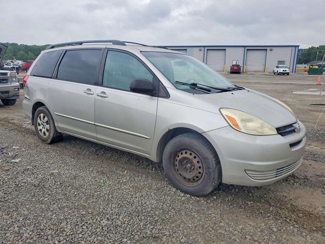 2004 TOYOTA SIENNA