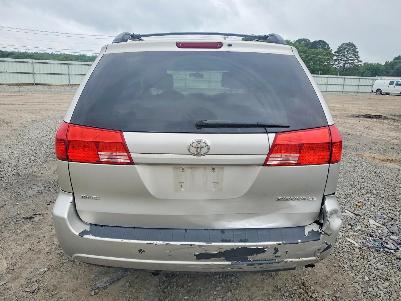 2004 TOYOTA SIENNA