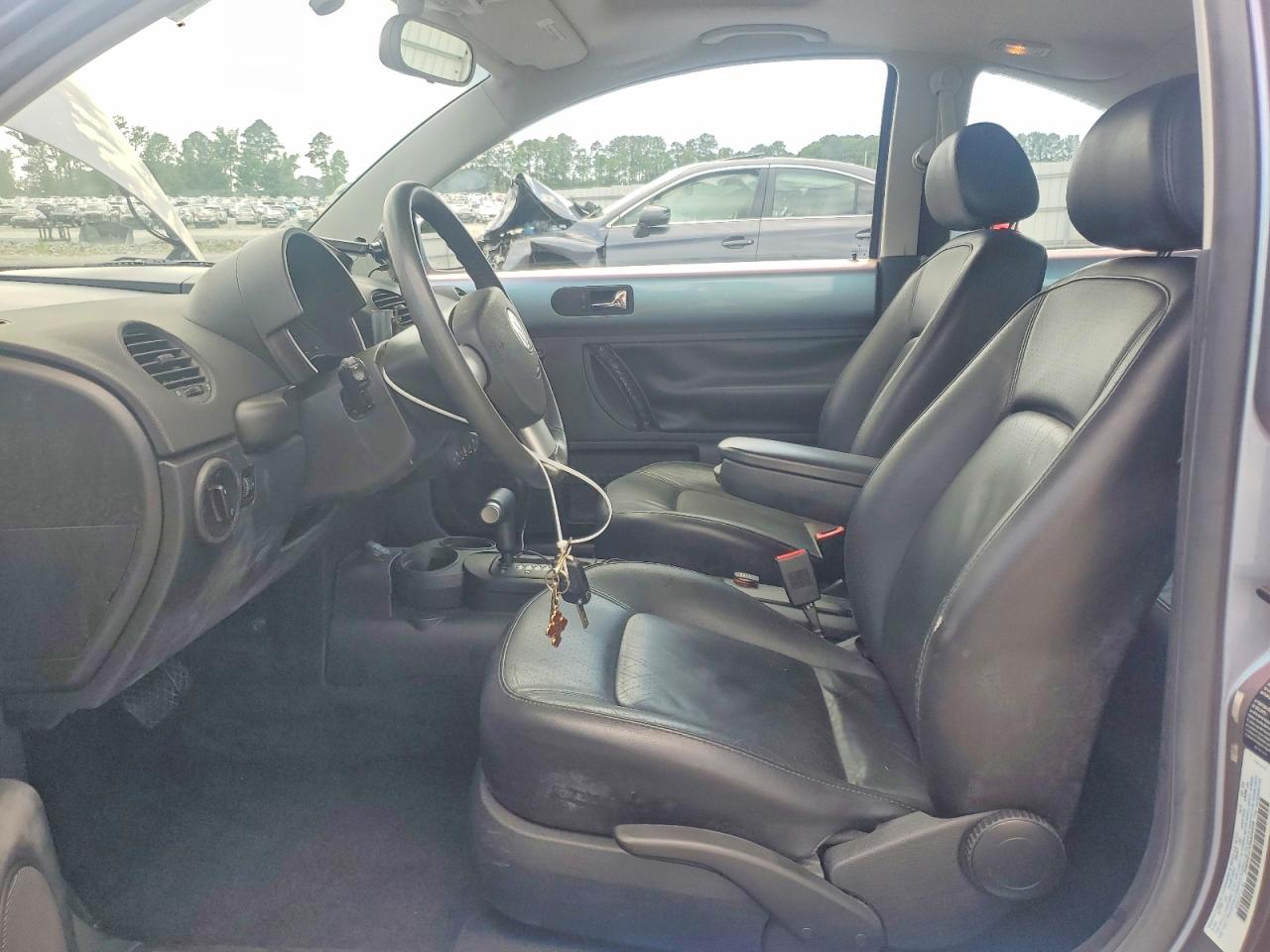 2003 VOLKSWAGEN BEETLE