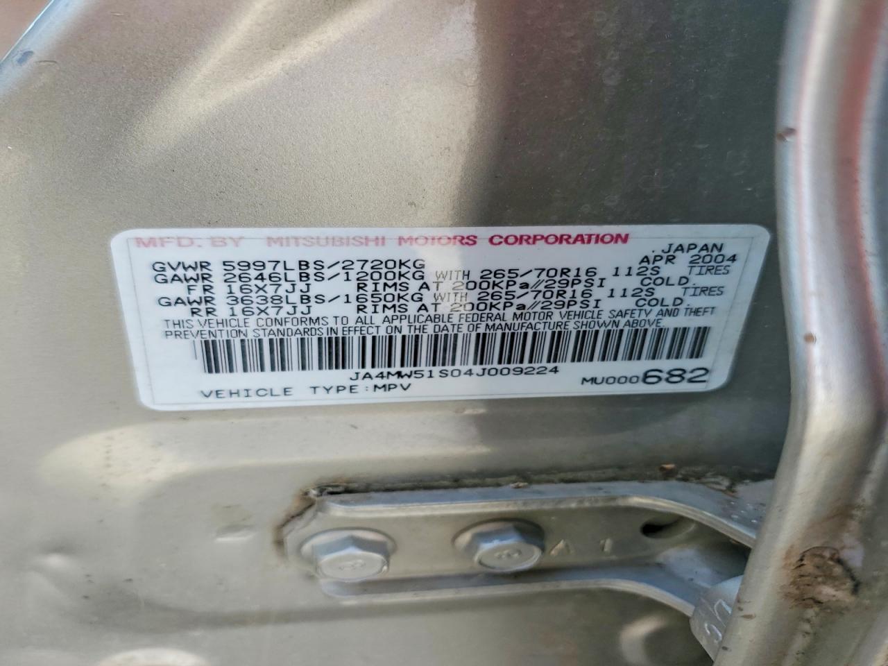 2004 MITSUBISHI MONTERO