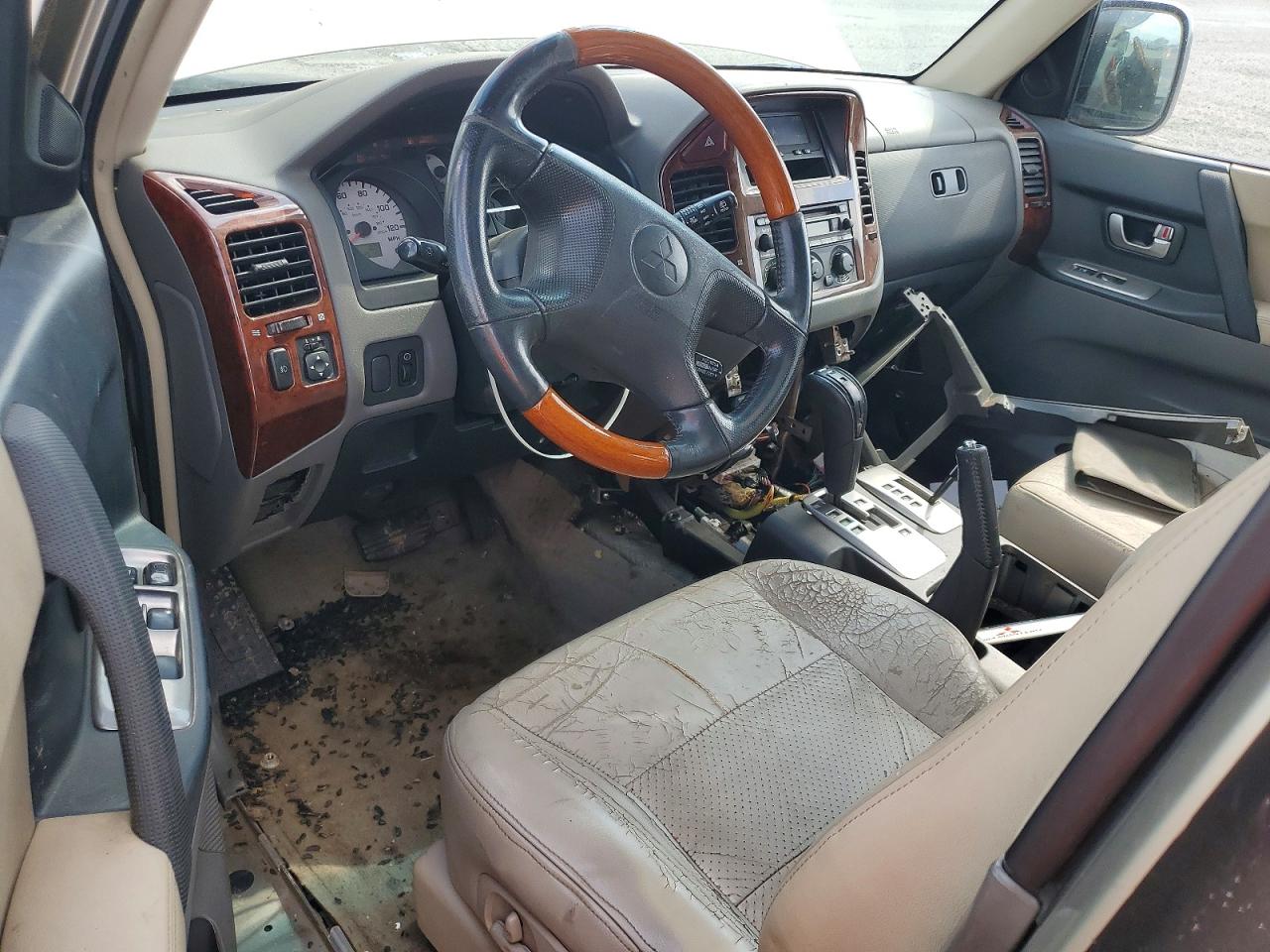 2004 MITSUBISHI MONTERO