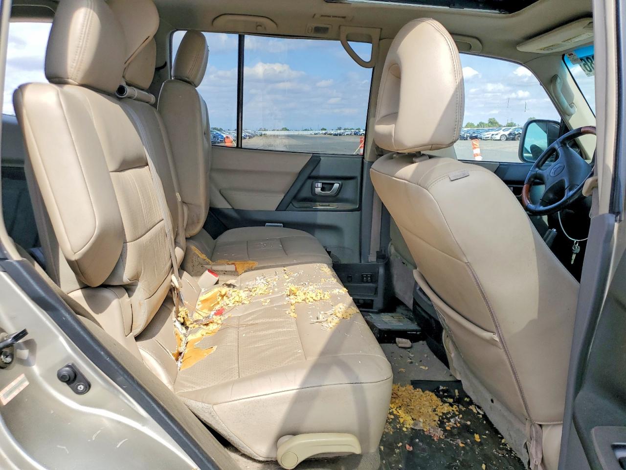 2004 MITSUBISHI MONTERO