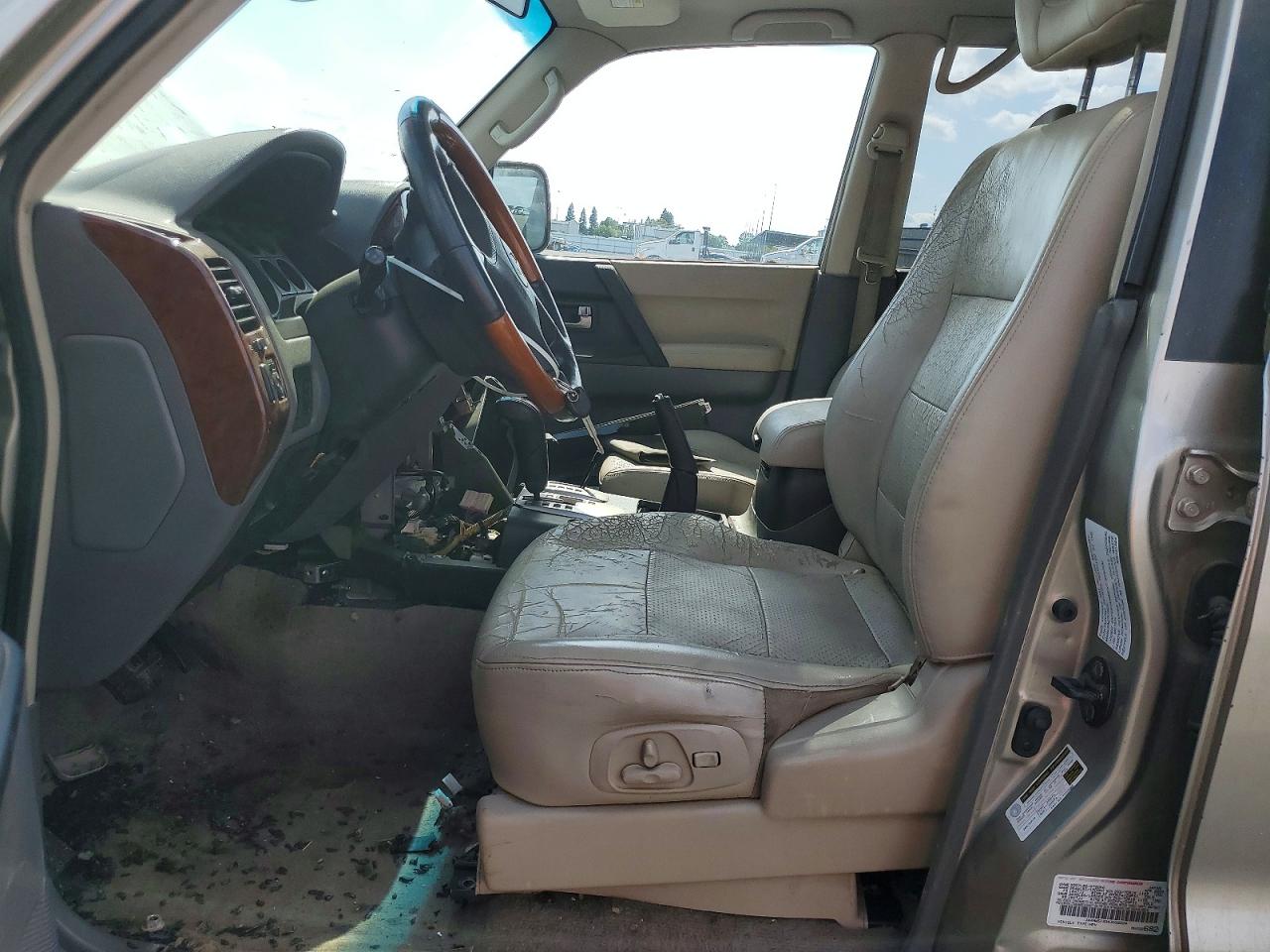 2004 MITSUBISHI MONTERO