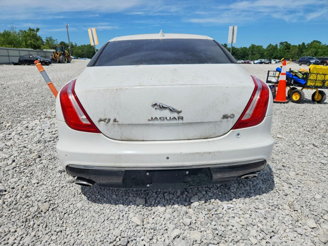 2016 JAGUAR XJ