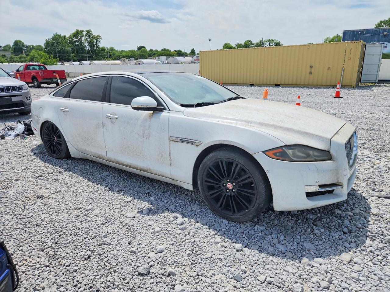 2016 JAGUAR XJ