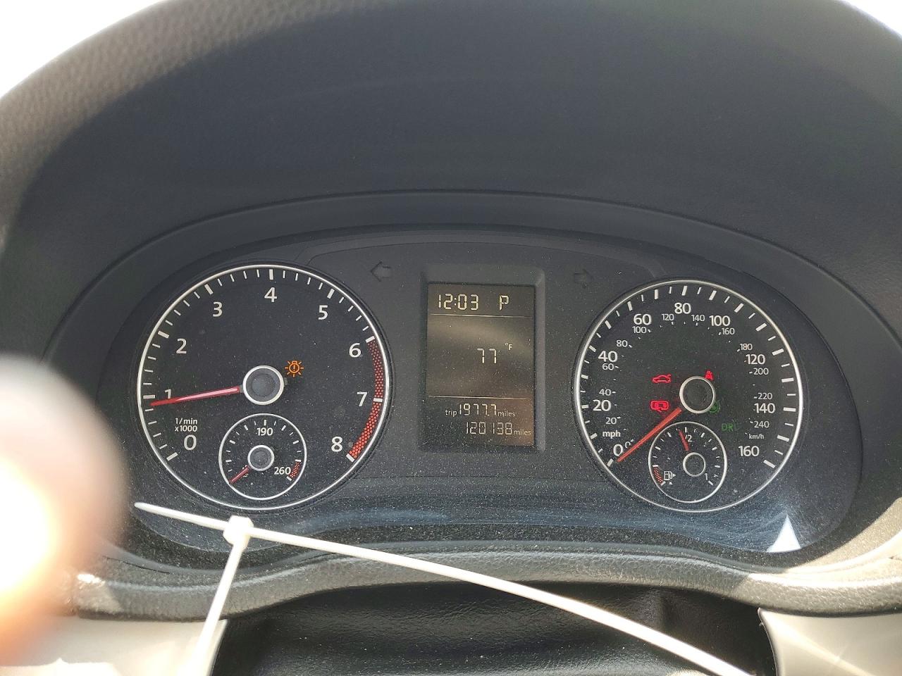 2014 VOLKSWAGEN PASSAT