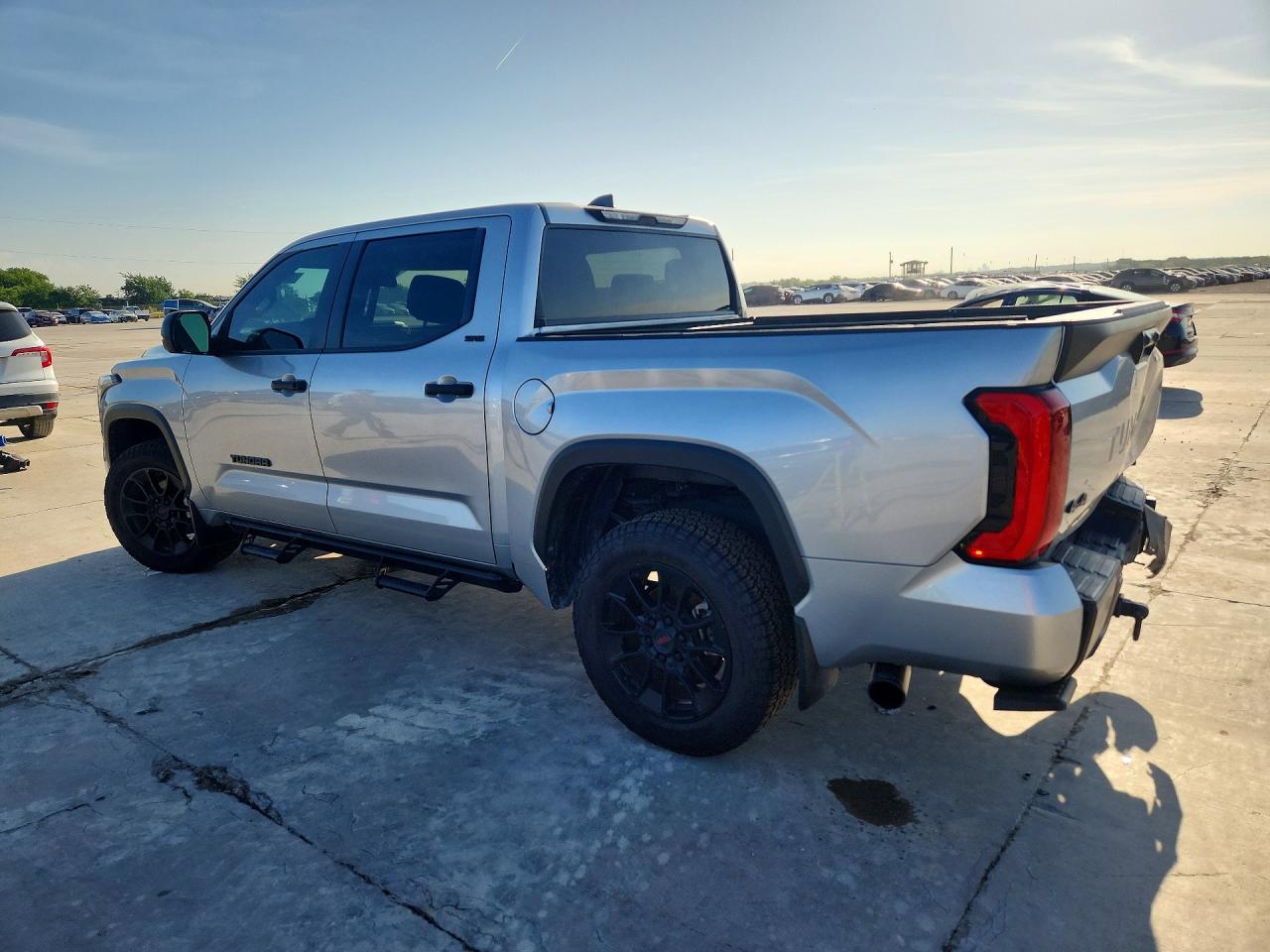 2024 TOYOTA TUNDRA