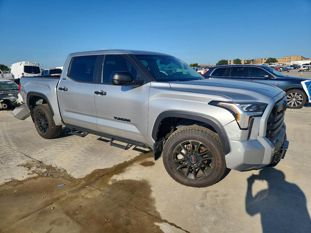 2024 TOYOTA TUNDRA