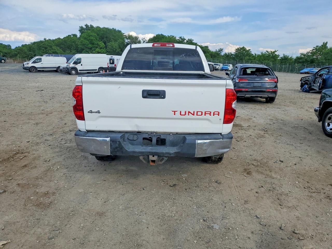 2015 TOYOTA TUNDRA