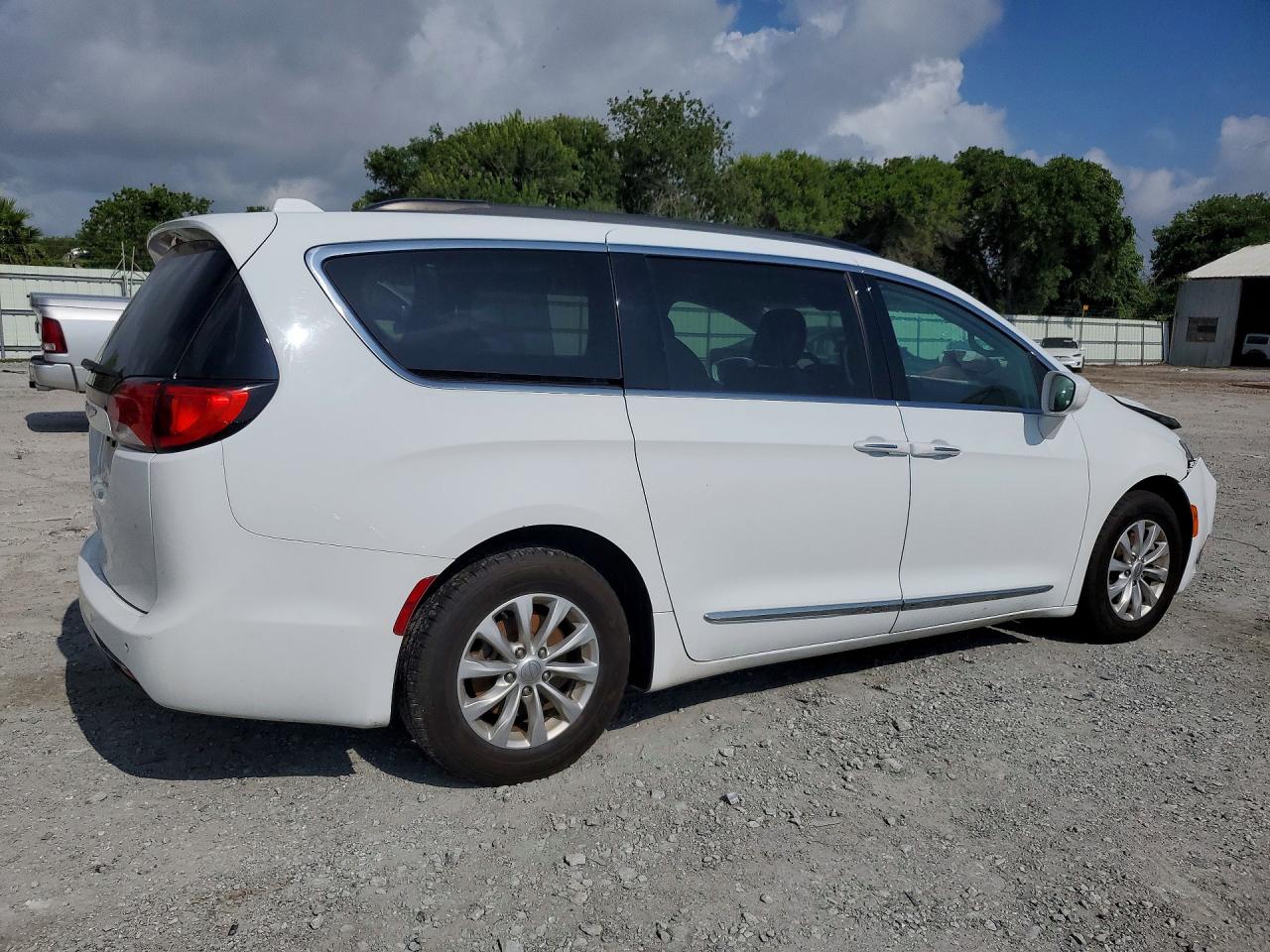2017 CHRYSLER PACIFICA