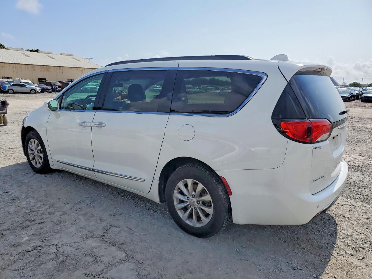 2017 CHRYSLER PACIFICA