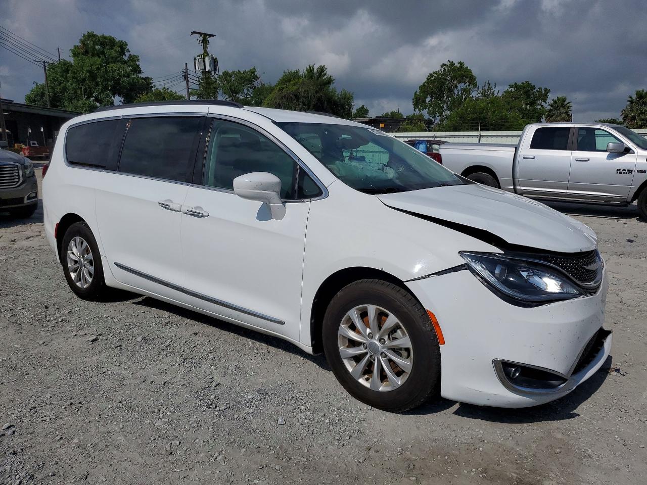 2017 CHRYSLER PACIFICA