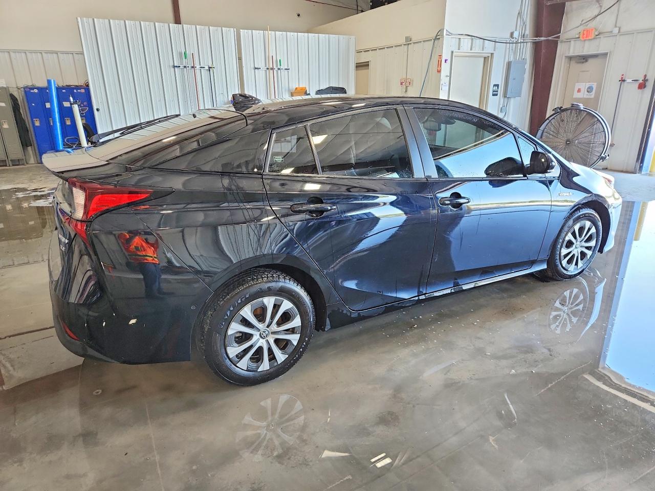 2022 TOYOTA PRIUS