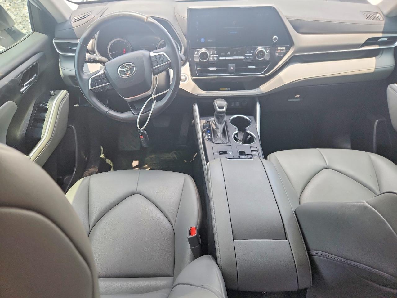 2024 TOYOTA HIGHLANDER
